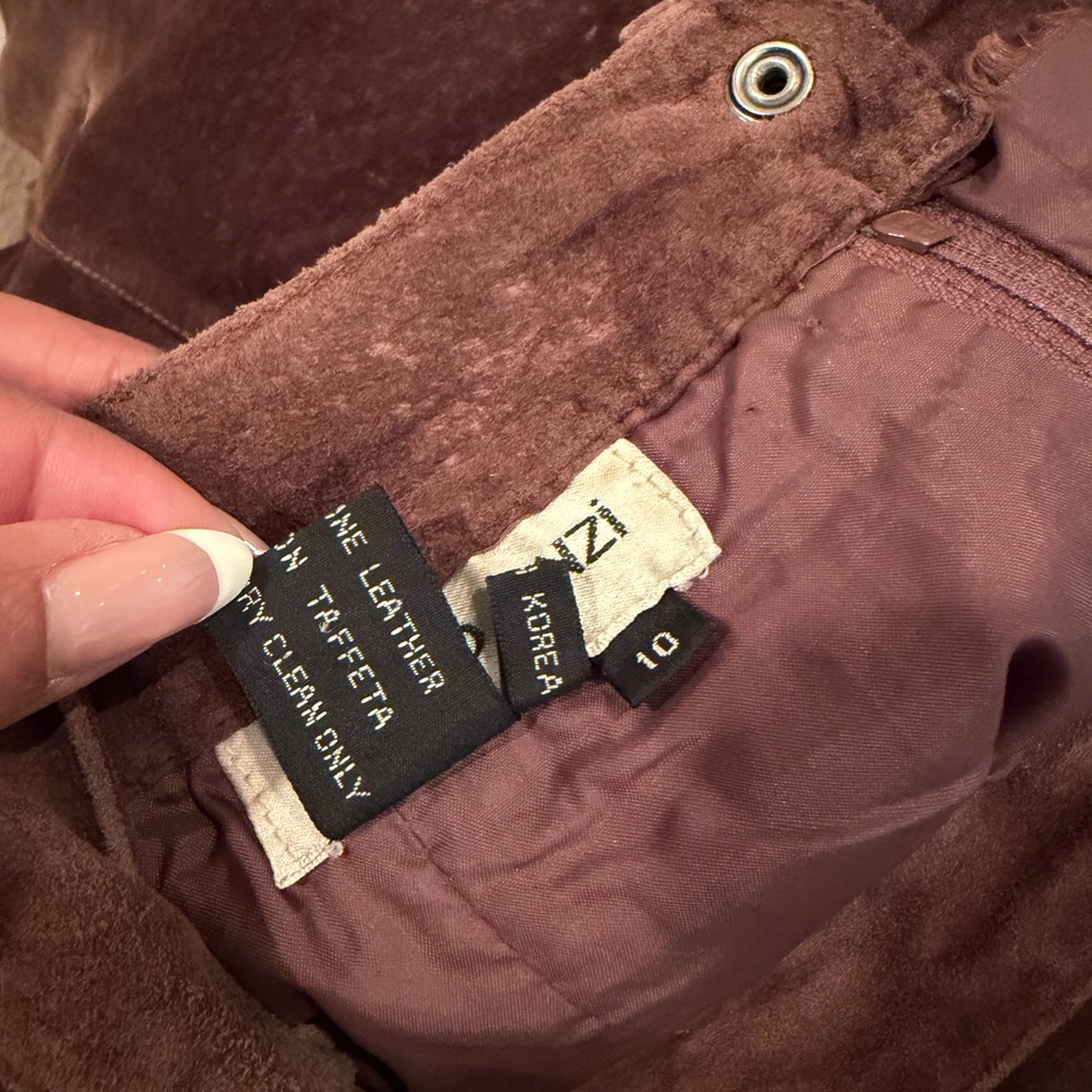 Elegant Brown Pencil Skirt - Picture 4 of 4